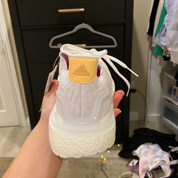 BRAND NEW ULTRA BOOSTS - Picture 2 of 6